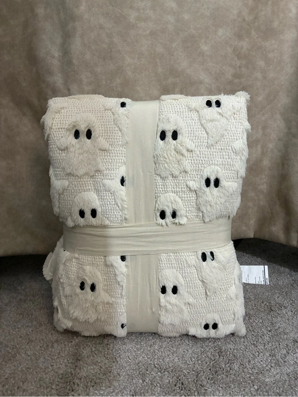 👻 VIRAL Ghost Embroidered Faux Fur Throw Blanket – Ivory | Halloween Decor | NEW